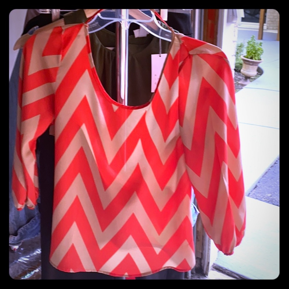 Akira open back top